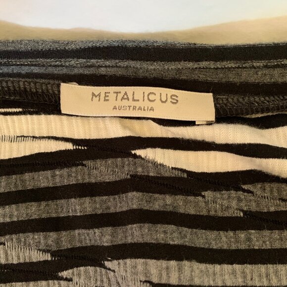 Metalicus Black & White Striped Stretch Dress – Size M – 3/4 Sleeve - Picture 3 of 4